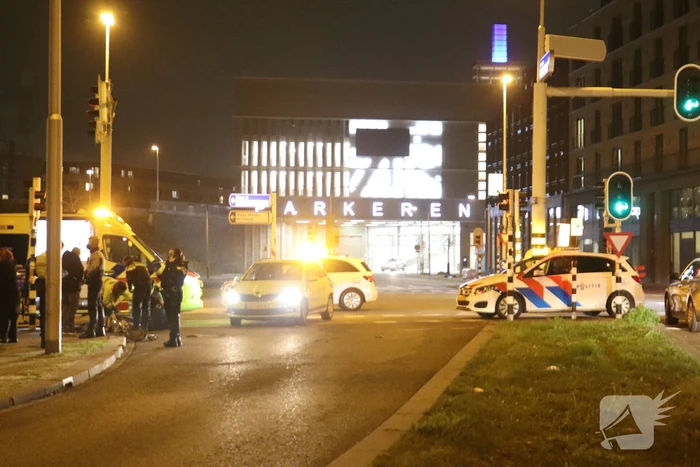 Scooterrijder gewond bij aanrijding met auto