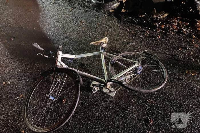 Twee gewonden bij zware aanrijding tussen scooter en fiets