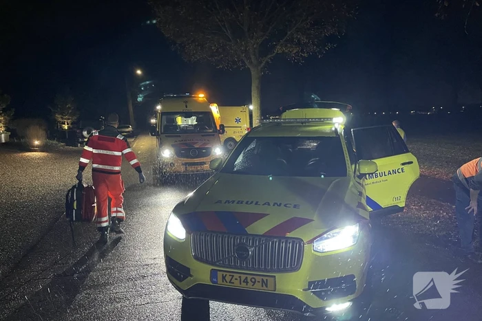 Twee gewonden bij zware aanrijding tussen scooter en fiets