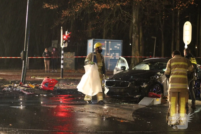 Fikse schade bij botsing tussen twee wagens