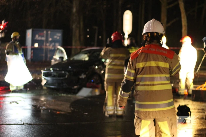 Fikse schade bij botsing tussen twee wagens