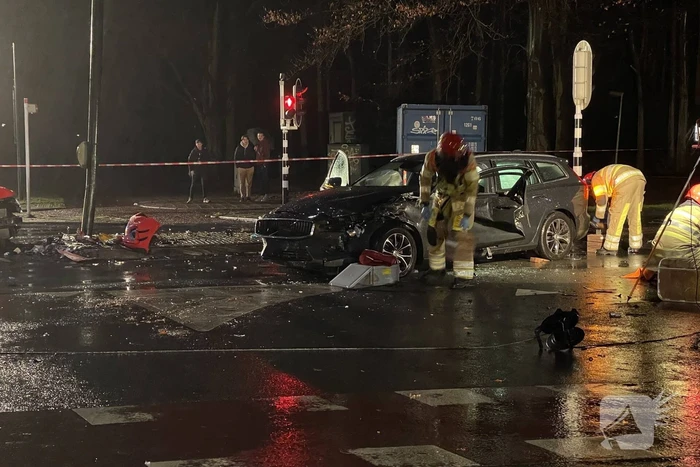 Fikse schade bij botsing tussen twee wagens