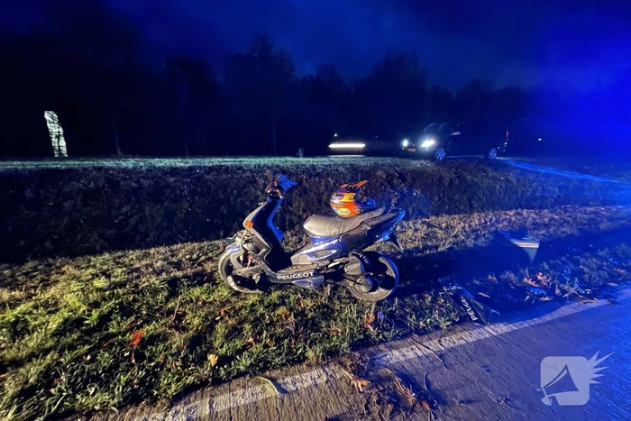 Scooterrijder botst op voetganger