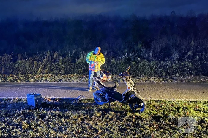 Scooterrijder botst op voetganger