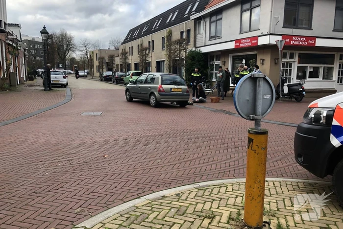 Fietsster raakt gewond bij botsing met auto