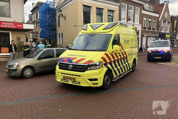 Fietsster raakt gewond bij botsing met auto