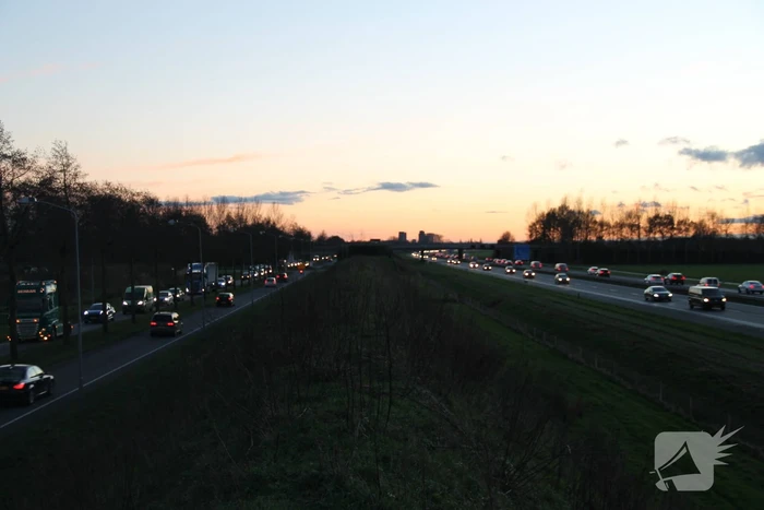 Kettingbotsing tussen drie voertuigen