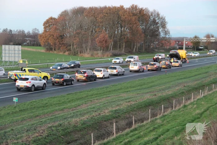Kettingbotsing tussen drie voertuigen