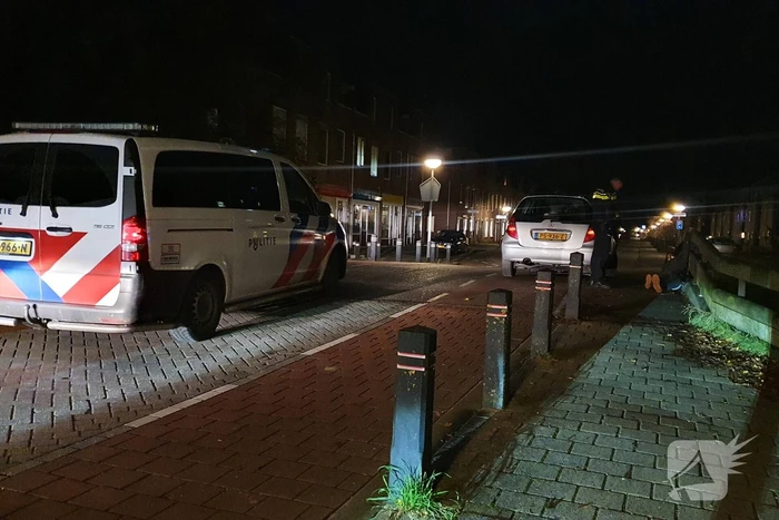 Automobilist rijdt man op step aan