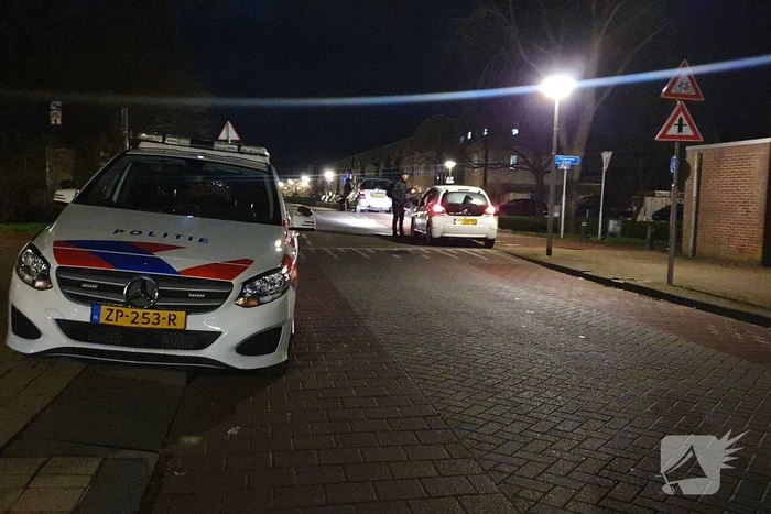 Automobilist rijdt man op step aan