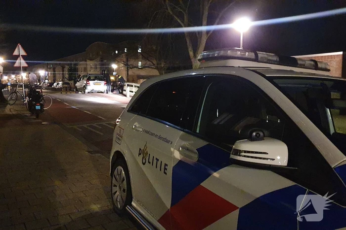 Automobilist rijdt man op step aan