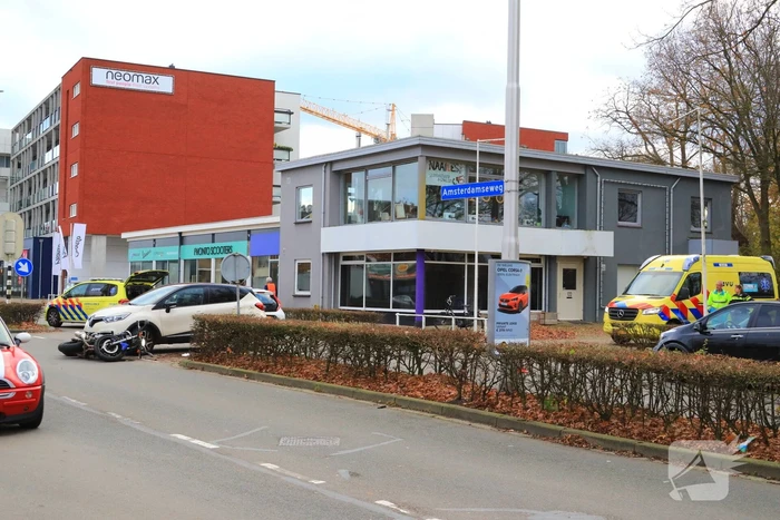 Motorrijder gewond bij botsing met auto