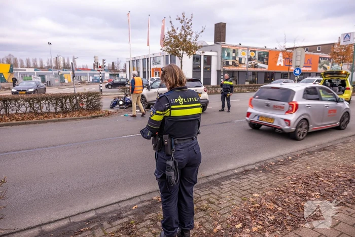 Motorrijder gewond bij botsing met auto