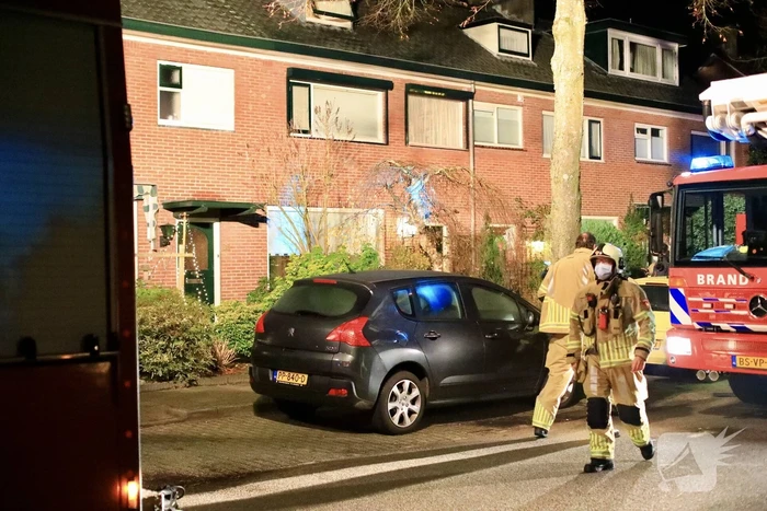 Brand in schoorsteen trekt aandacht van veel buurtbewoners