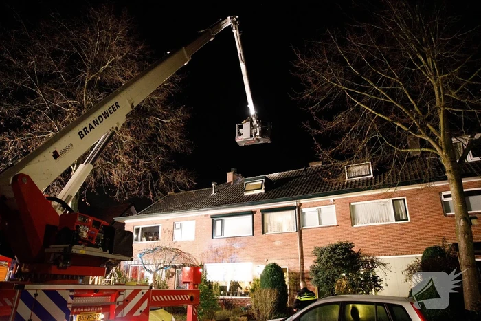 Brand in schoorsteen trekt aandacht van veel buurtbewoners