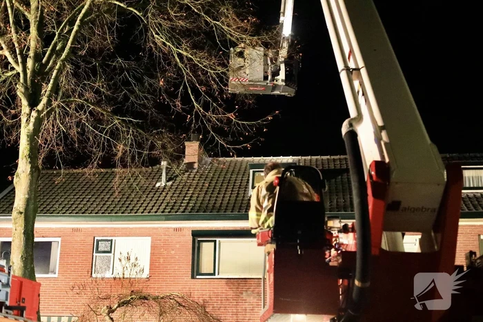 Brand in schoorsteen trekt aandacht van veel buurtbewoners