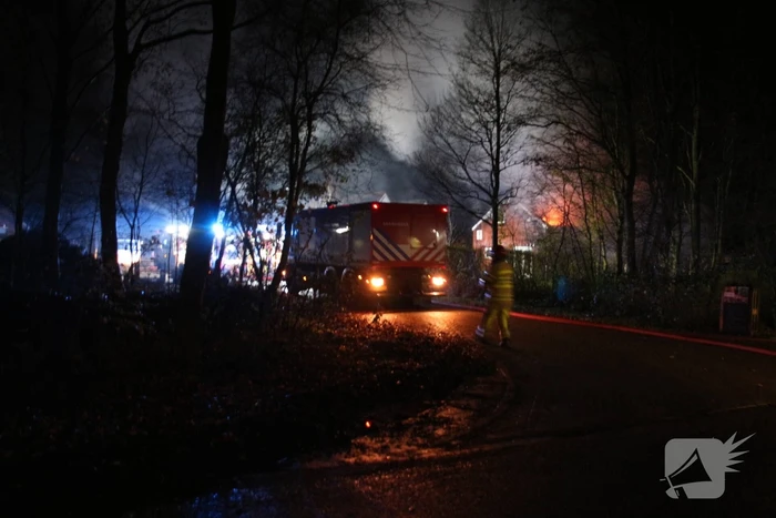 Grote uitslaande brand in schuur