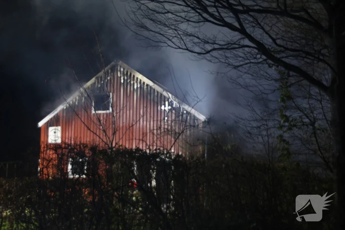 Grote uitslaande brand in schuur