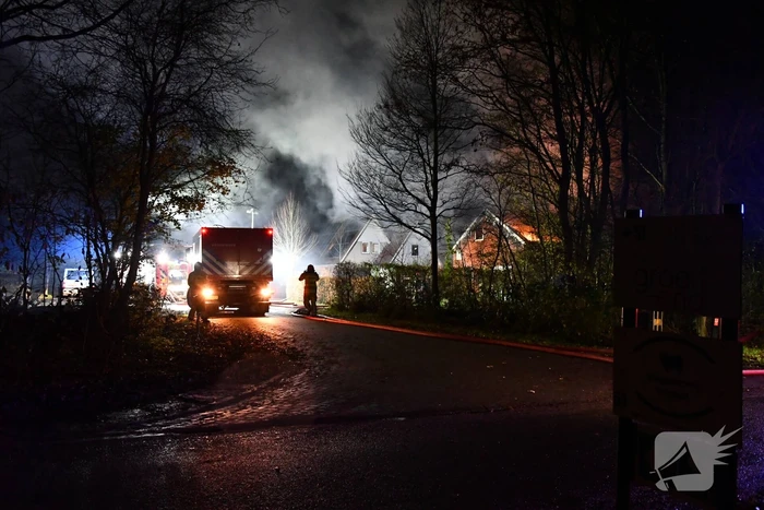 Grote uitslaande brand in schuur