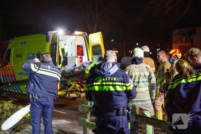 Auto belandt op zijn kop in berm