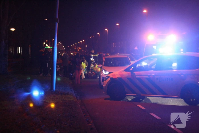 Vrouw met rollator gewond op zebrapad