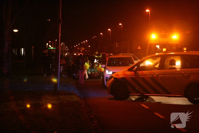 Vrouw met rollator gewond op zebrapad