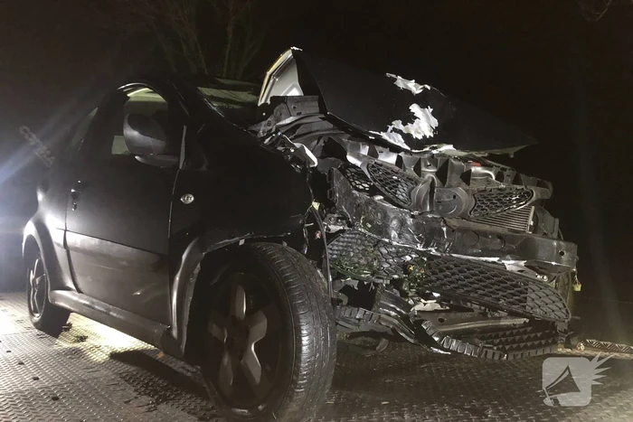 Meerdere voertuigen raken van dezelfde weg