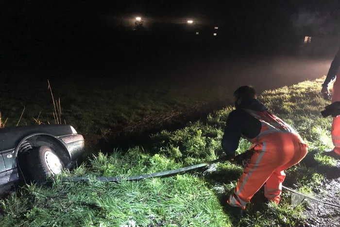 Meerdere voertuigen raken van dezelfde weg