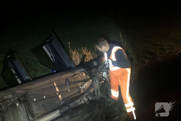 Meerdere voertuigen raken van dezelfde weg