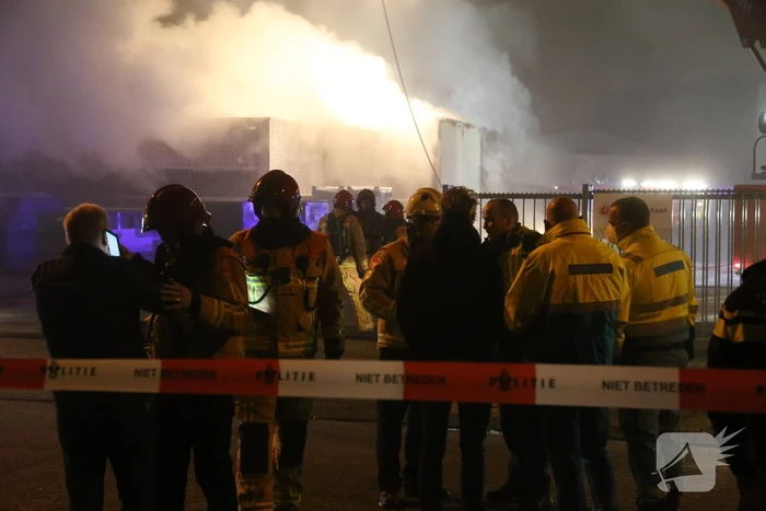 Uitslaande brand in loods Casper de Haan