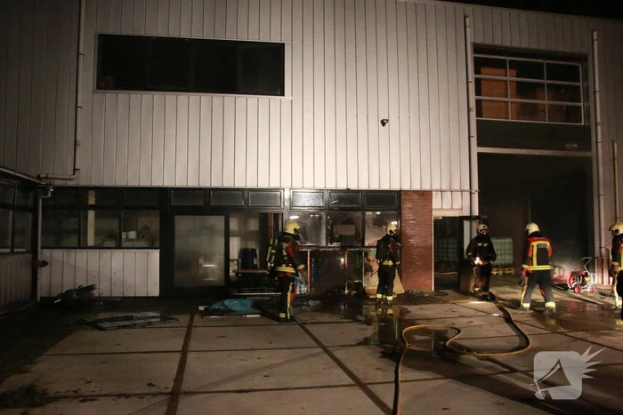 Veel rook bij brand in bedrijfspand