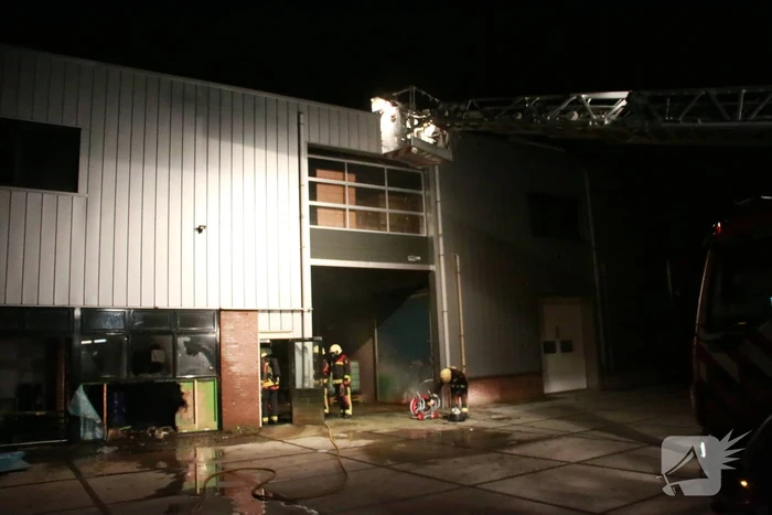 Veel rook bij brand in bedrijfspand