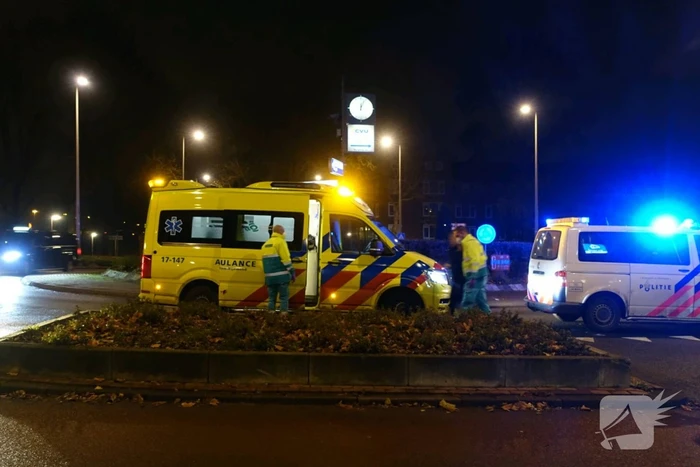 Bestuuder bestelbus laat slachtoffer hulpeloos achter