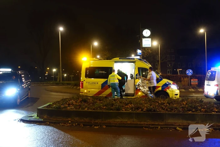 Bestuuder bestelbus laat slachtoffer hulpeloos achter