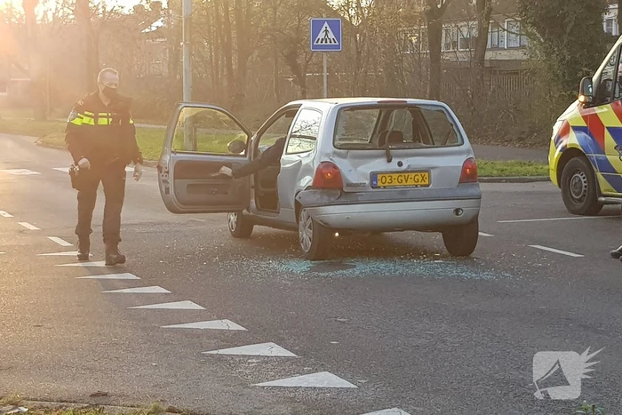 Flinke deuk door ongeval tussen bestelbus en personenauto