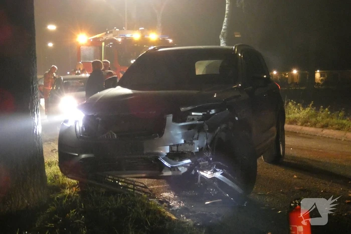 Auto vliegt in brand na aanrijding