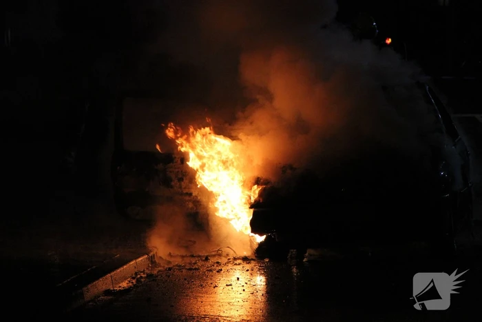 Auto verwoest door brand