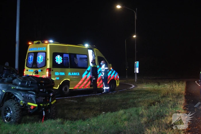 Quadrijder gewond bij botsing met auto