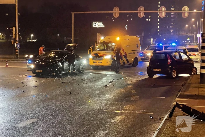 Ravage bij ongeval tussen meerdere voertuigen
