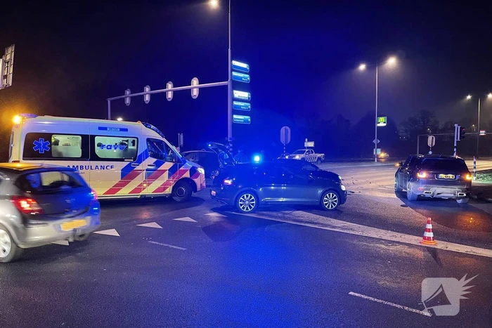 Ravage bij ongeval tussen meerdere voertuigen