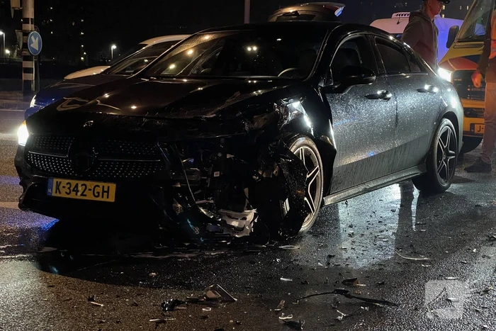 Ravage bij ongeval tussen meerdere voertuigen