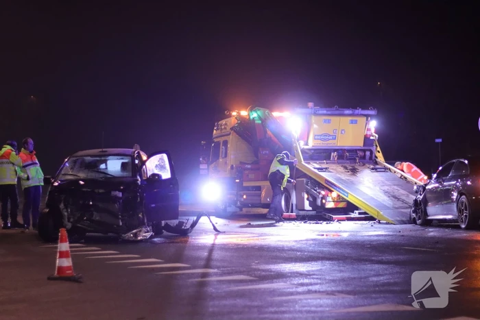 Ravage bij ongeval tussen meerdere voertuigen