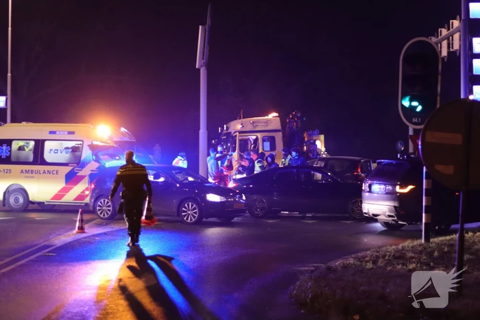Ravage bij ongeval tussen meerdere voertuigen