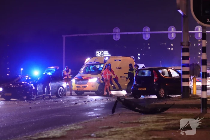 Ravage bij ongeval tussen meerdere voertuigen