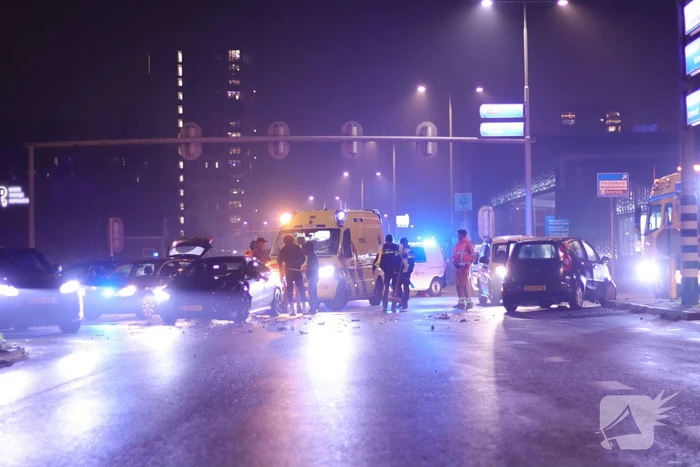 Ravage bij ongeval tussen meerdere voertuigen