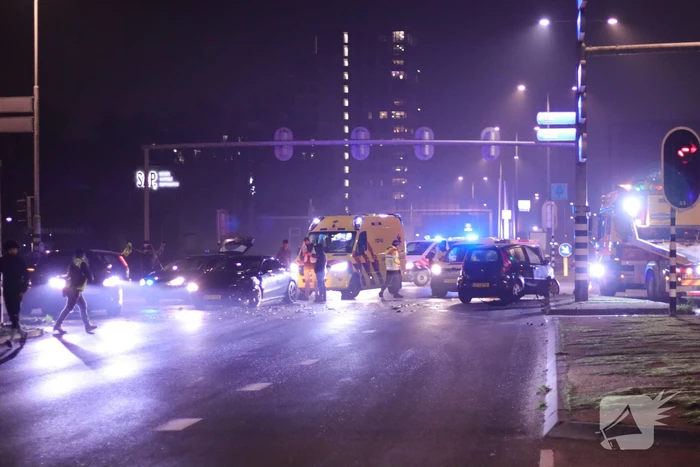 Ravage bij ongeval tussen meerdere voertuigen
