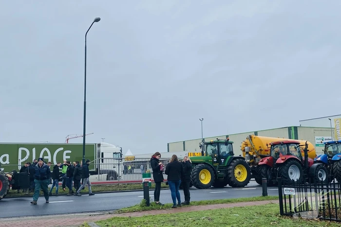 Boeren blokkeren Jumbo distributiecentrum