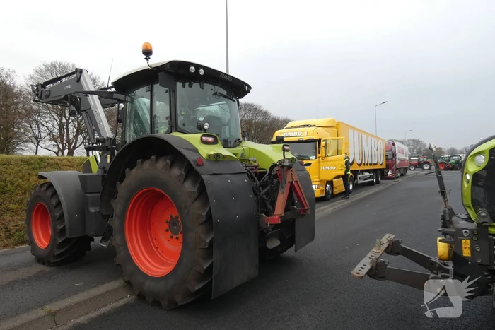 Distributiecentrum Jumbo geblokkeerd door boeren