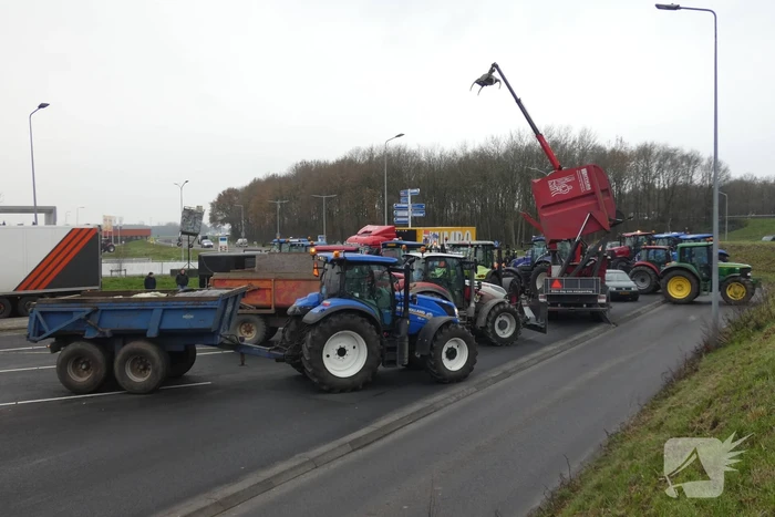 Distributiecentrum Jumbo geblokkeerd door boeren