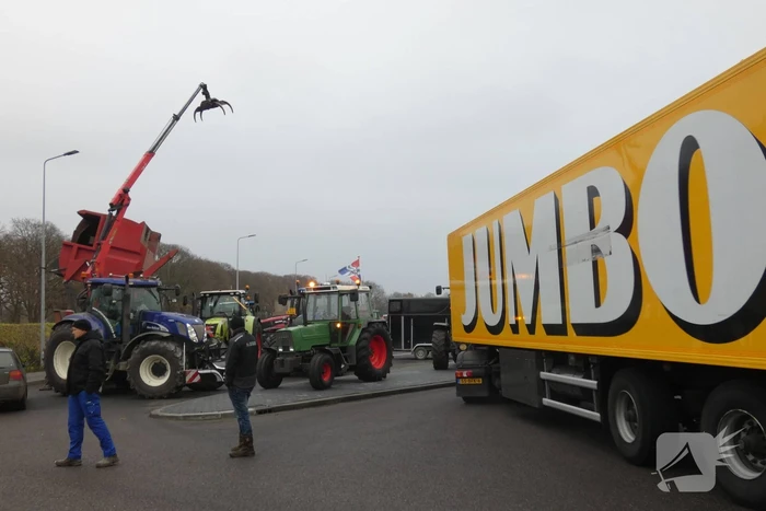 Distributiecentrum Jumbo geblokkeerd door boeren